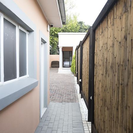 Comfort Guest House Pretoria-Noord Esterno foto
