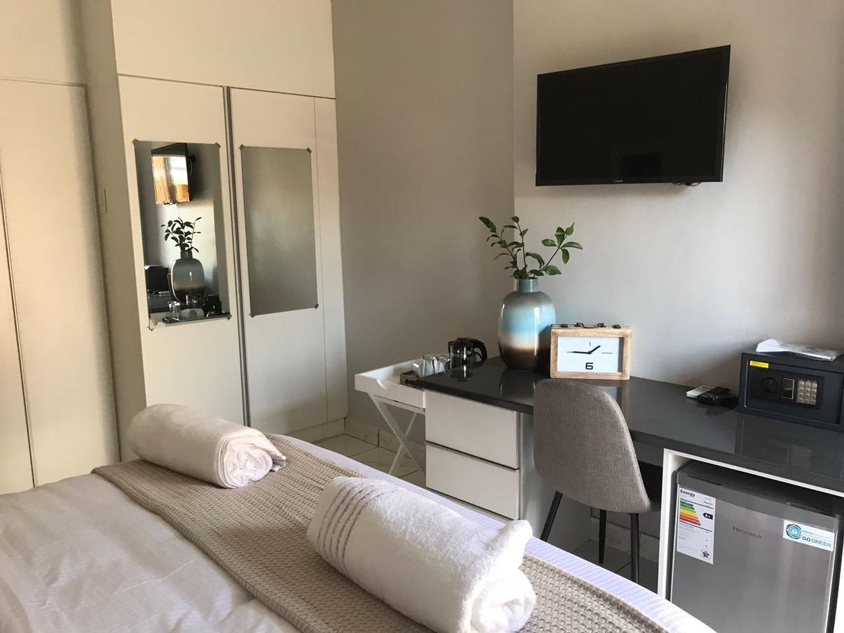 Comfort Guest House Pretoria-Noord Esterno foto