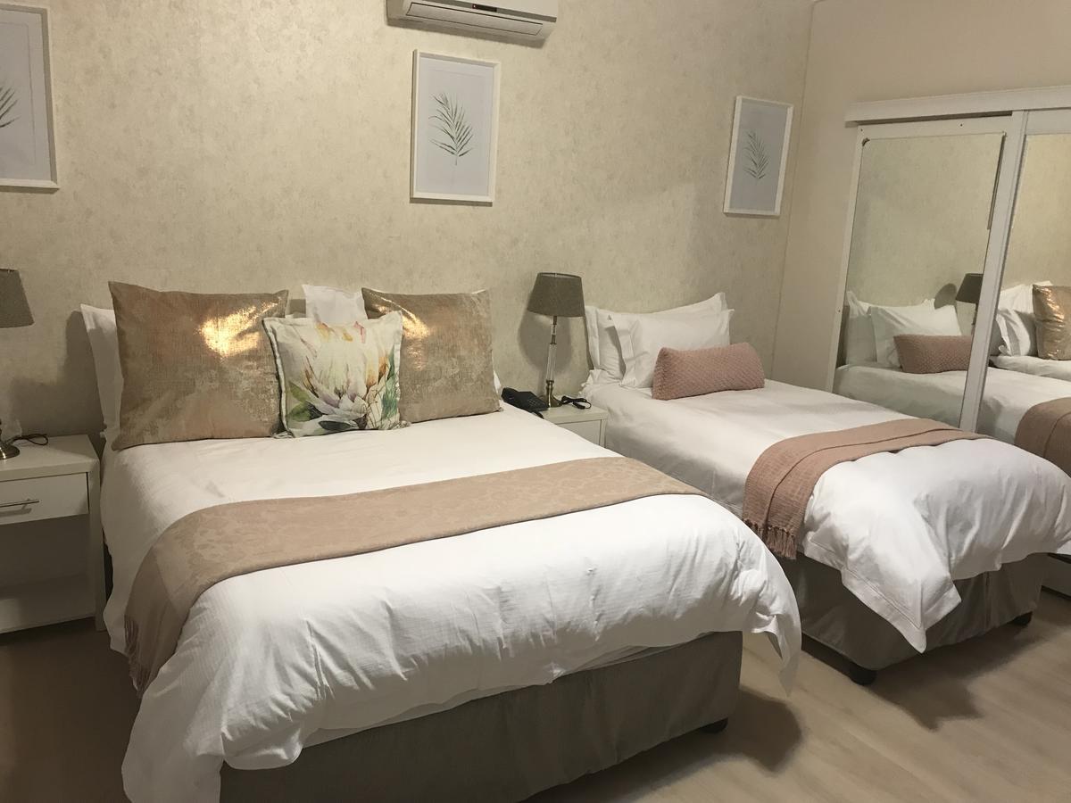 Comfort Guest House Pretoria-Noord Esterno foto