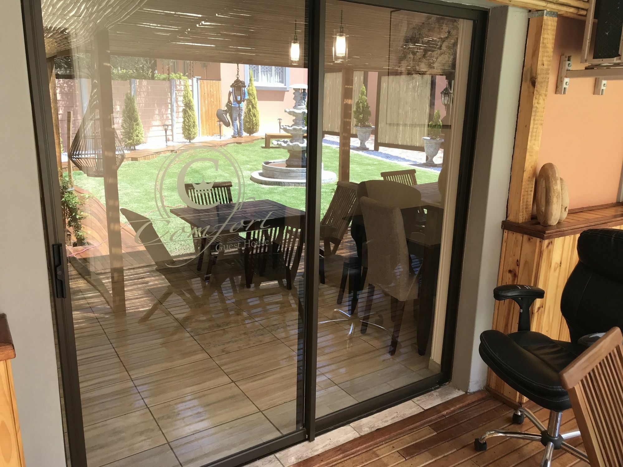 Comfort Guest House Pretoria-Noord Esterno foto